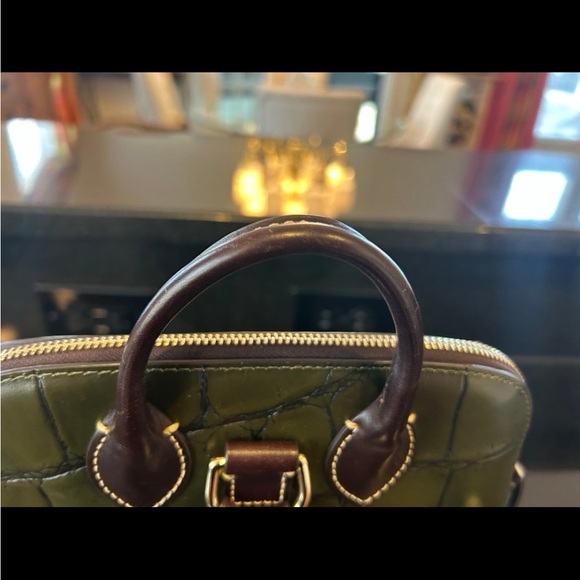 Dooney & Bourke Olive Green Croc Embossed Backpack in EUC - Picture 4 of 8